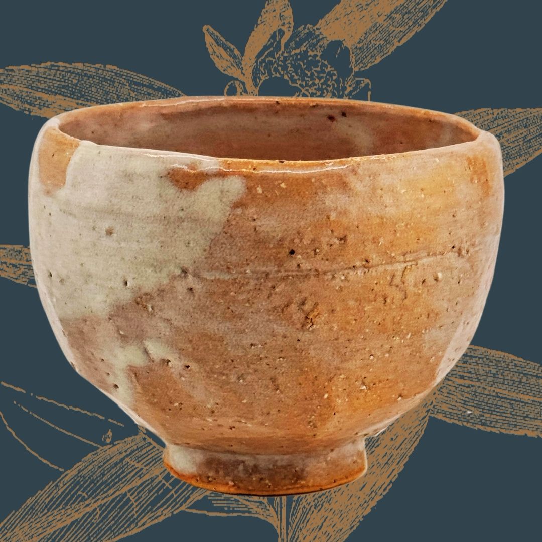 Holzbrand Chawan – signierte Matchaschale in Wan-nari Form