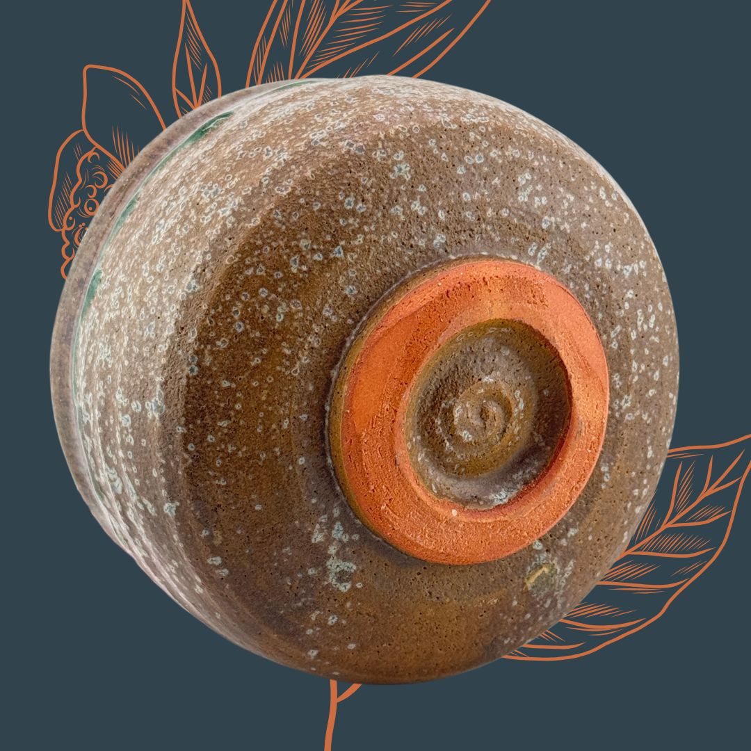 Handgefertigte japanische Mino-yaki Chawan mit Oribe-Glasur