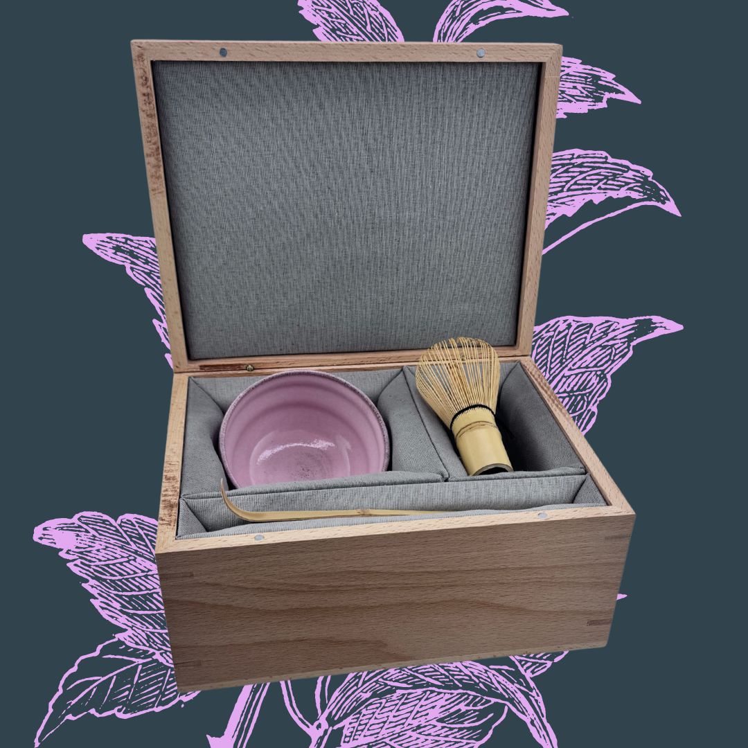 Matcha Geschenk Set Sakura – Handgefertigte Edition mit edler Vollholzkiste