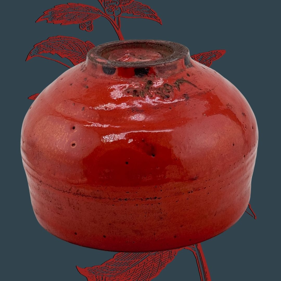 Aka-Raku Chawan – zinnoberrote japanische Matchaschale aus der Shōwa-Zeit