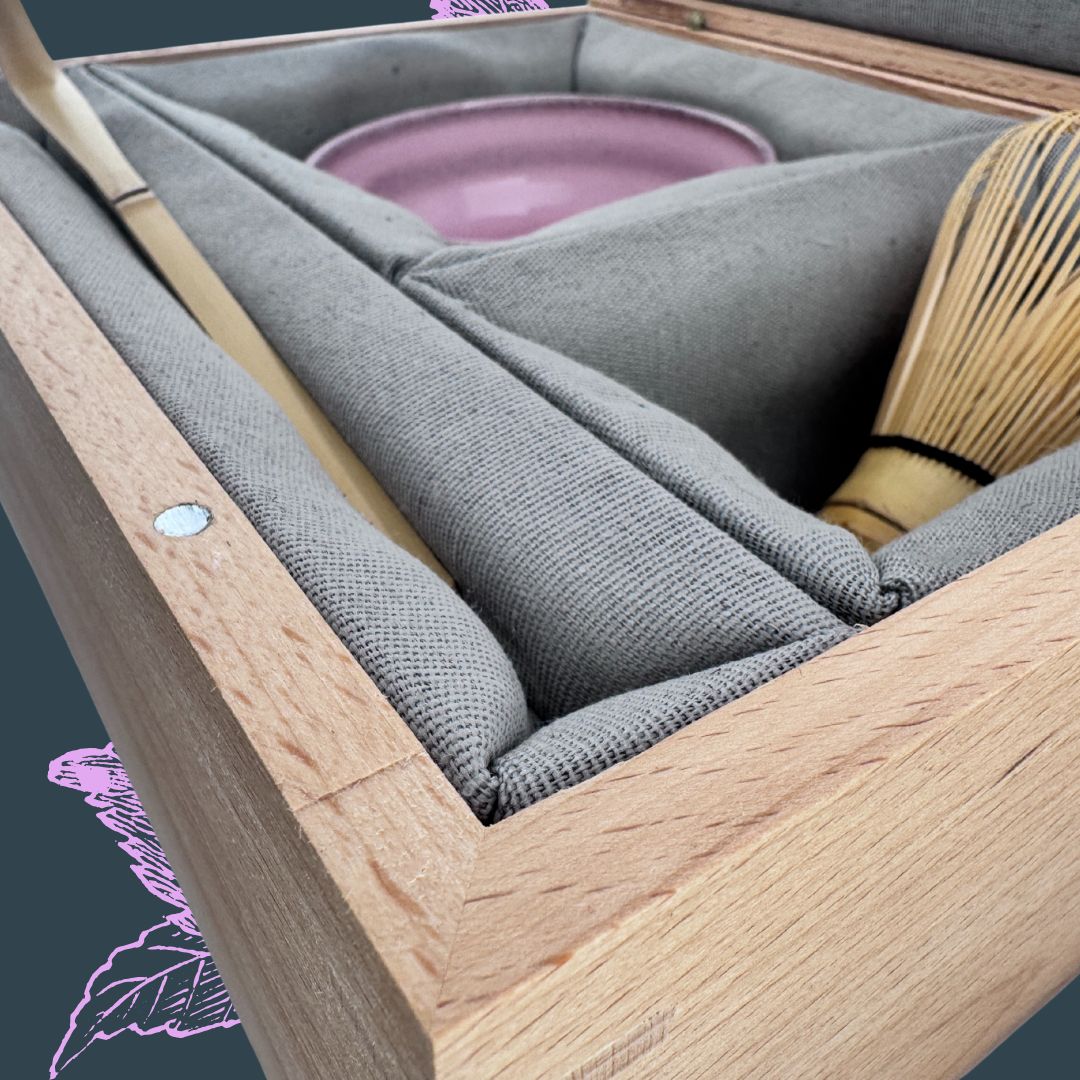 Matcha Geschenk Set Sakura – Handgefertigte Edition mit edler Vollholzkiste