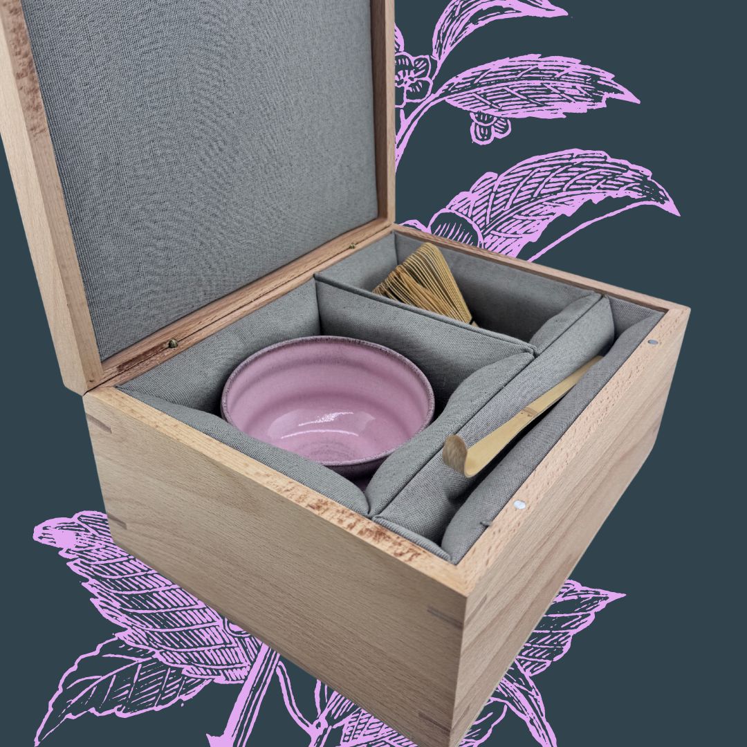Matcha Geschenk Set Sakura – Handgefertigte Edition mit edler Vollholzkiste