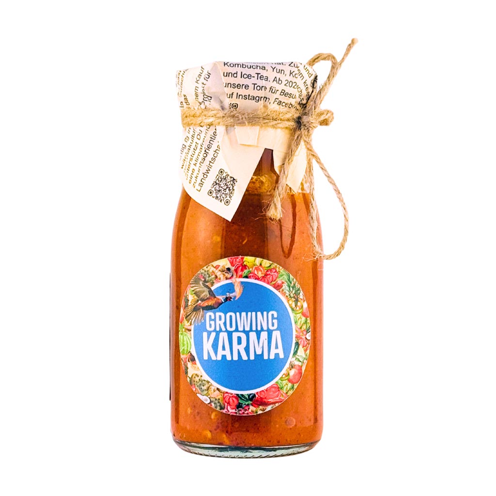Scharfe Chili Sauce mit Tee von Growing Karma