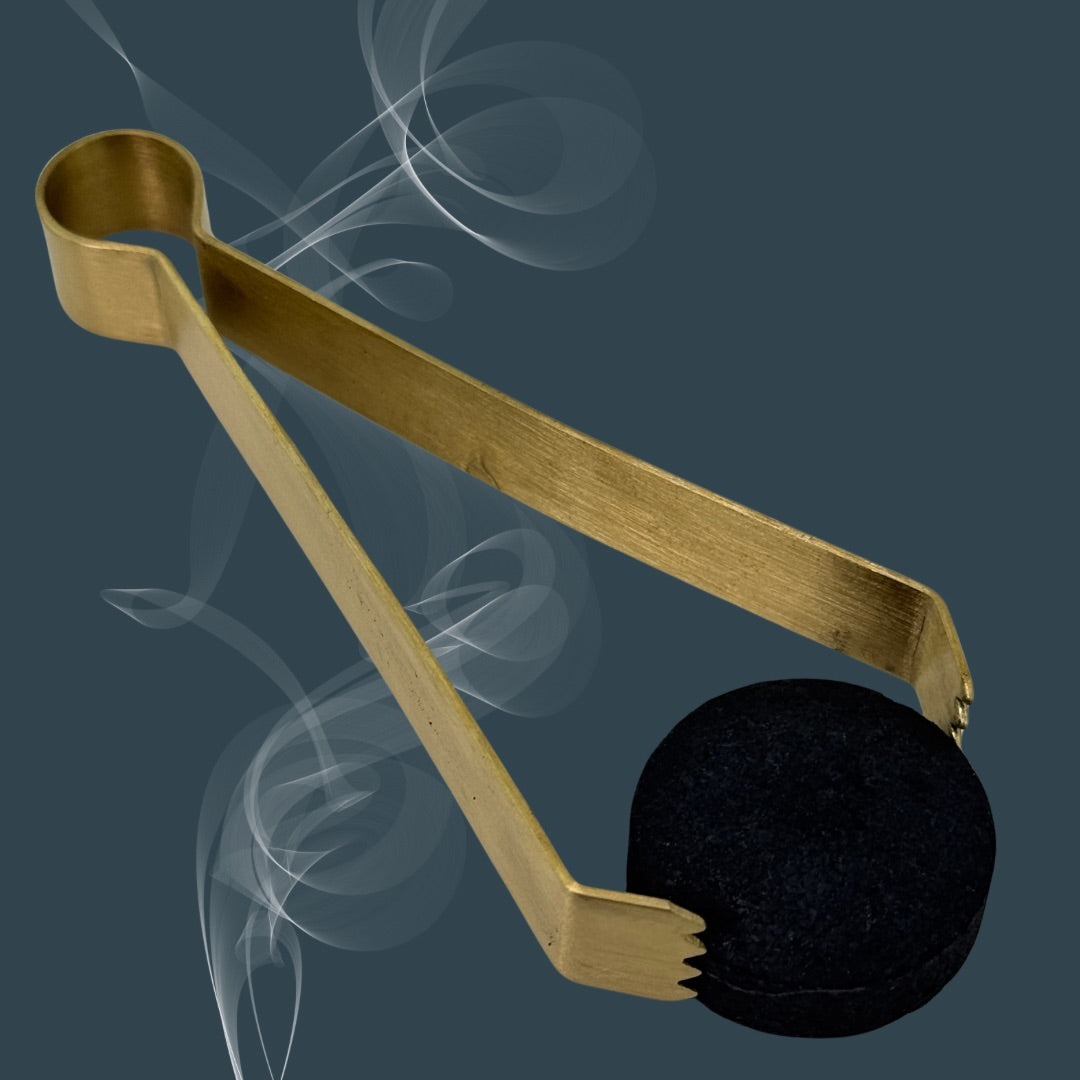 Raeucherzange aus Messing mit Kohle