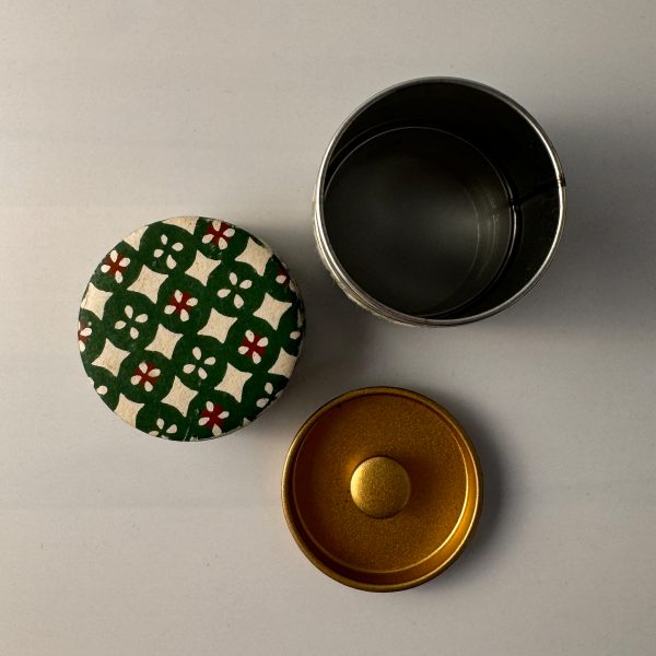 Contenitore per il tè Natsume – Washi Green su alluminio, pezzo unico fatto a mano dal Giappone