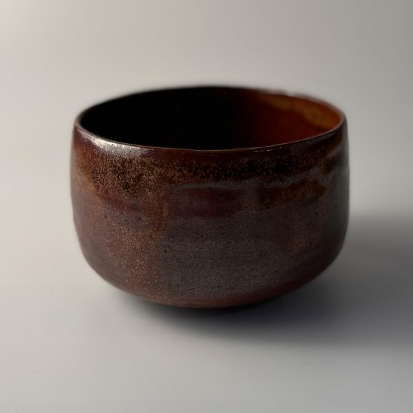 Ciotola per matcha “cenere ruggine” – Han tsutsu-gata Chawan dal Giappone