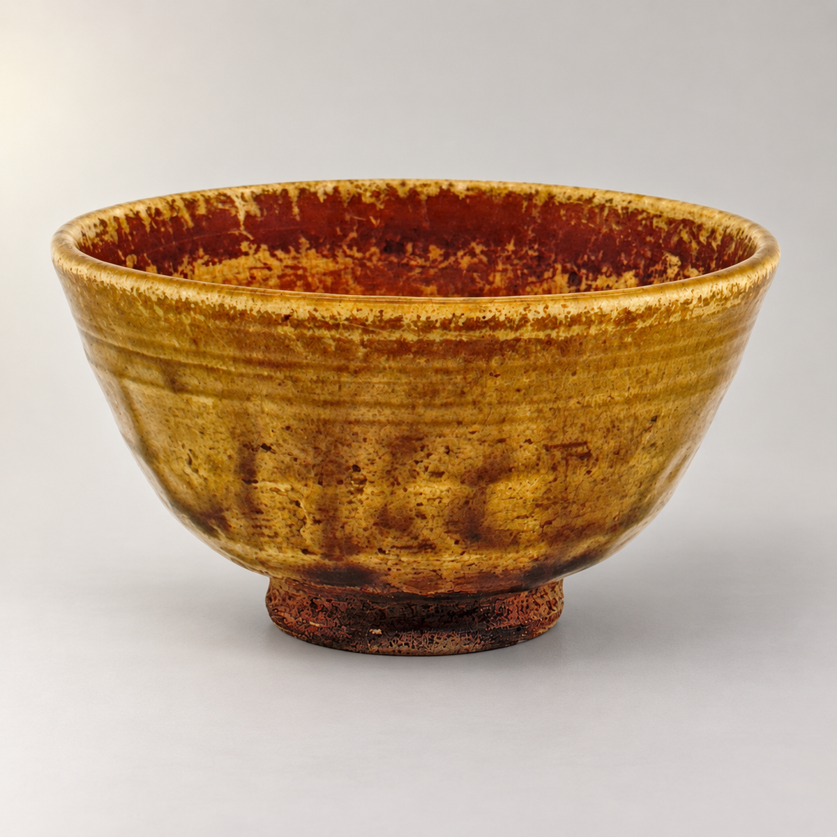 Chawan in Ki-Seto-Tradition – Produktansicht 11 auf neutralem Hintergrund