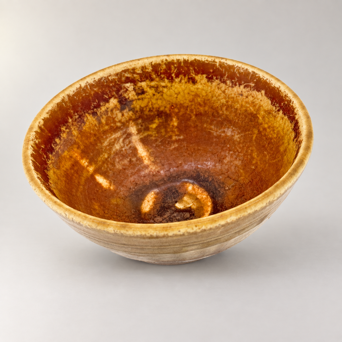 Chawan in Ki-Seto-Tradition – Produktansicht 16 auf neutralem Hintergrund