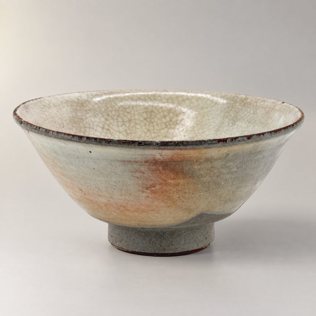 Kohiki Asahi-gata Chawan – Produktansicht 5 auf neutralem Hintergrund