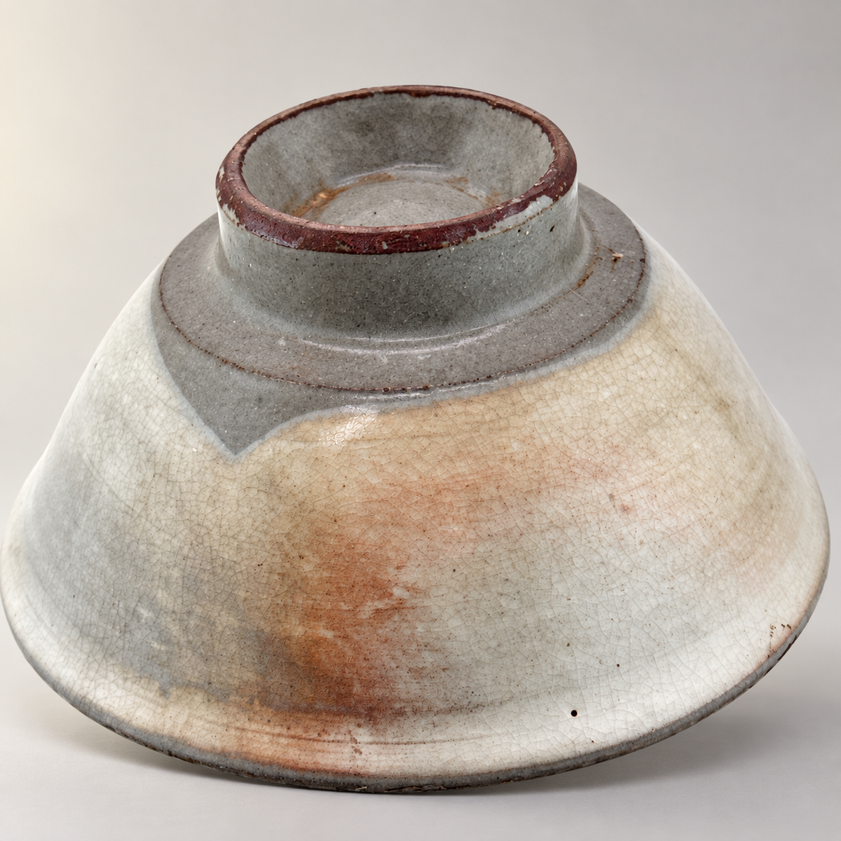 Kohiki Asahi-gata Chawan – Produktansicht 7 auf neutralem Hintergrund
