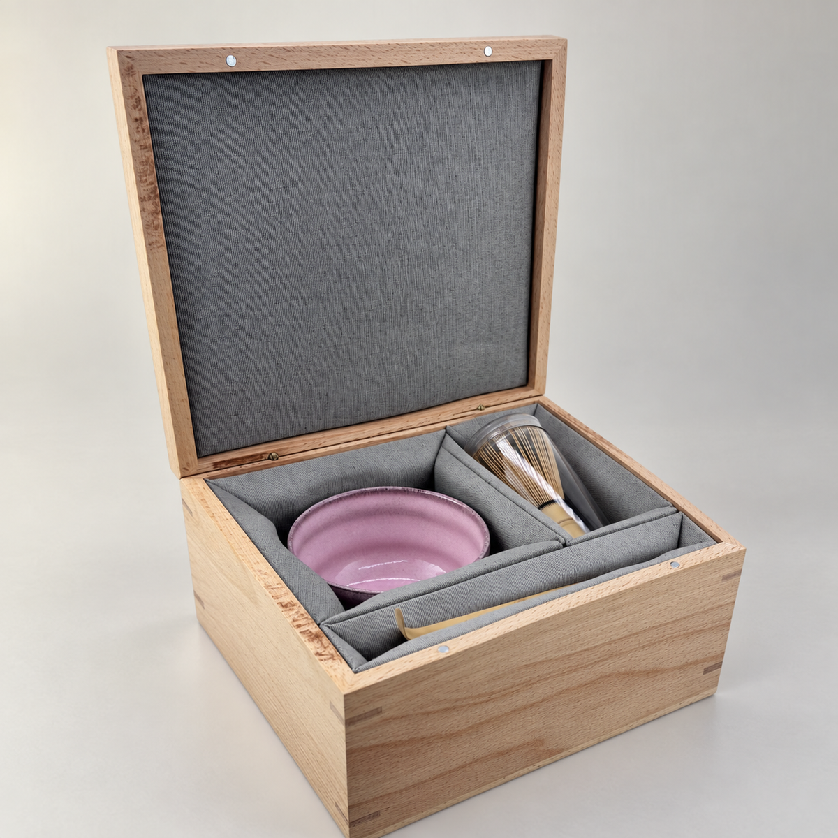 Matcha Geschenk Set Sakura – Produktansicht 1 auf neutralem Hintergrund