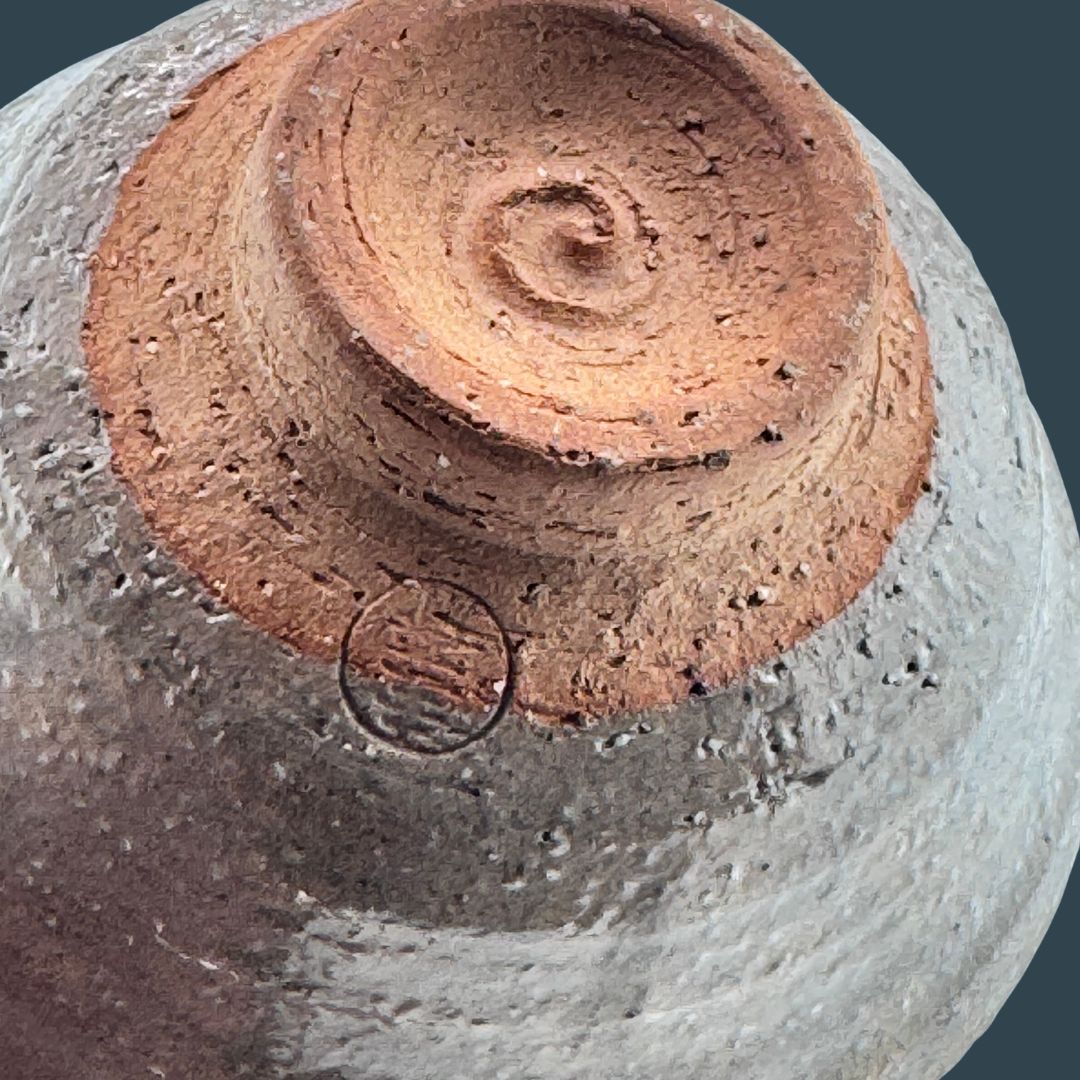 Matcha-Schale Chawan –  Ido-gata, Holzbrand, signiert, handgedreht