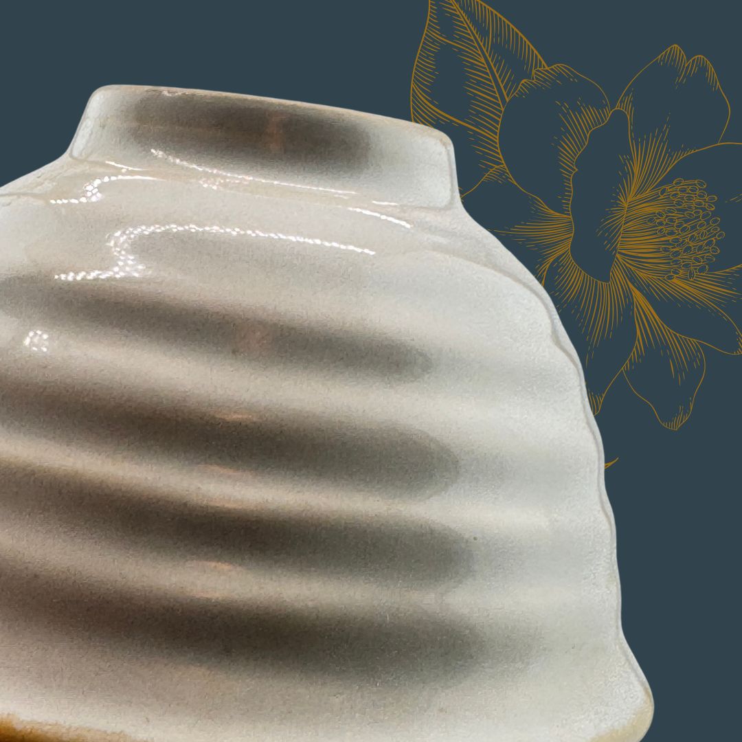 Japanische Matcha-Schale in heller Mino-Yaki Ästhetik (美濃焼)