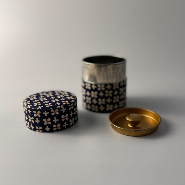Natsume - Japanischer Teedose Washi mit Blütenmuster