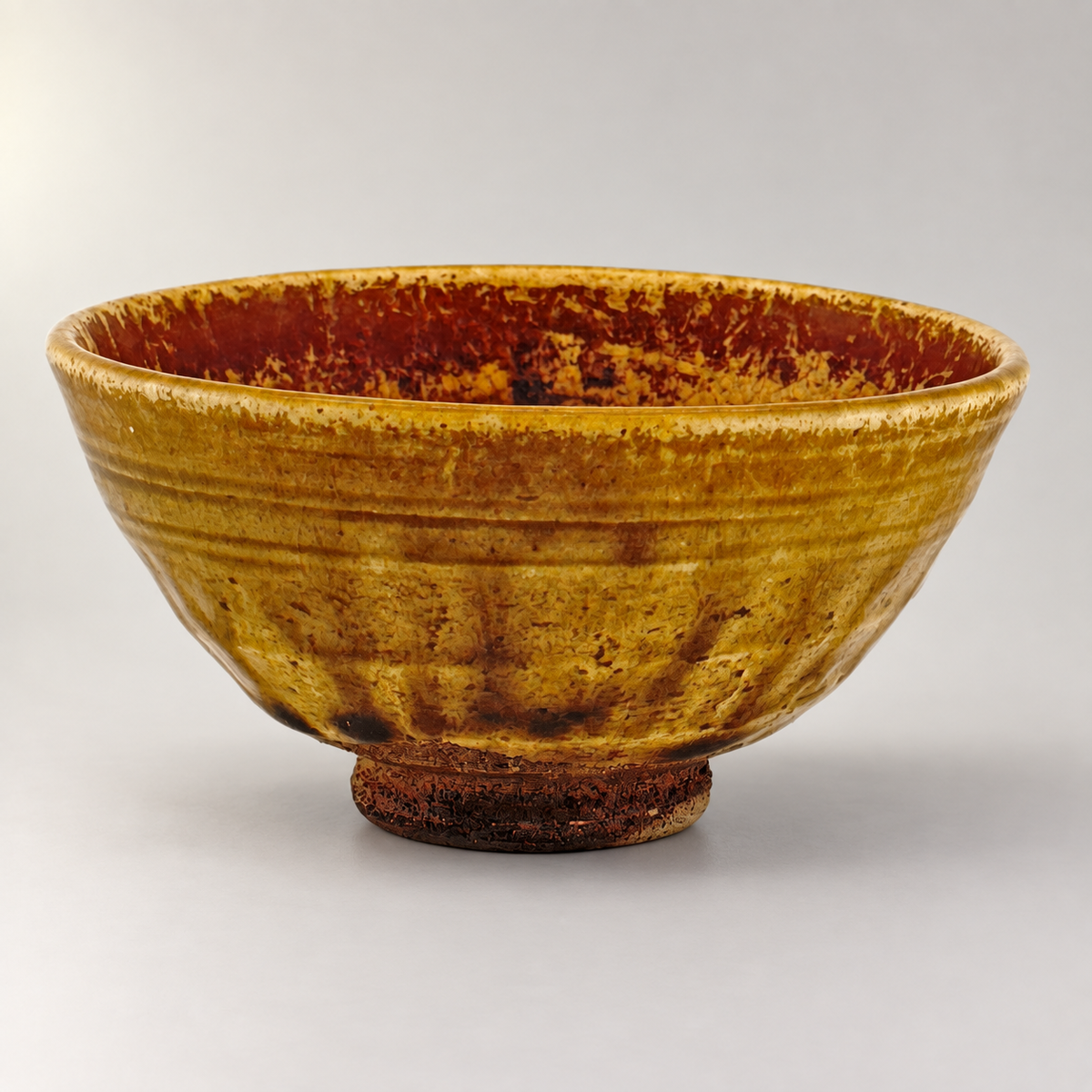 Chawan in Ki-Seto-Tradition – Produktansicht 1 auf neutralem Hintergrund
