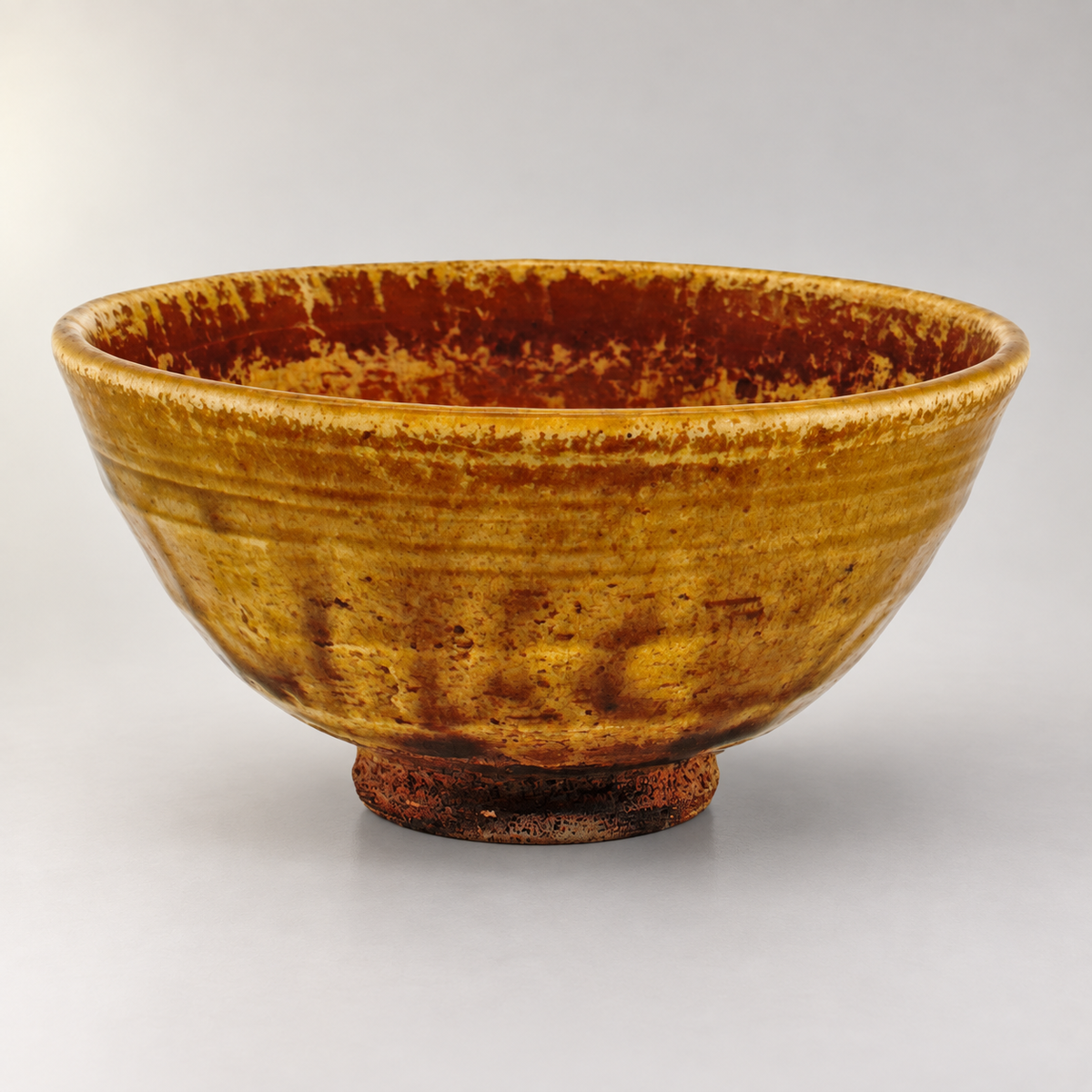 Chawan in Ki-Seto-Tradition – Produktansicht 4 auf neutralem Hintergrund